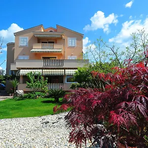Elvira Apartman Sukošan